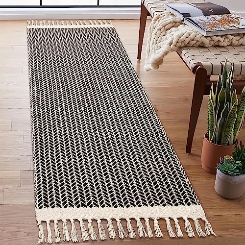 Lanffia Boho Runner Rug 2x6, Black Hallway Rug Runner Washable Laundry Room Rug Indoor Woven Cotton Throw Rugs with Tassels Farmhouse Low Pile Floor Carpet for Kitchen Doorway Bedroom Living Room